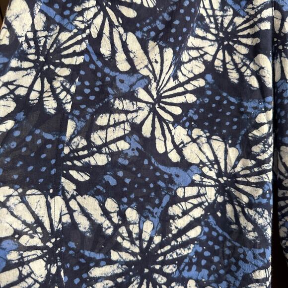 XIRENA | Blue Batik Print Cotton Gauze Draper Pants | Blue Petal | Size Large - Picture 3 of 5